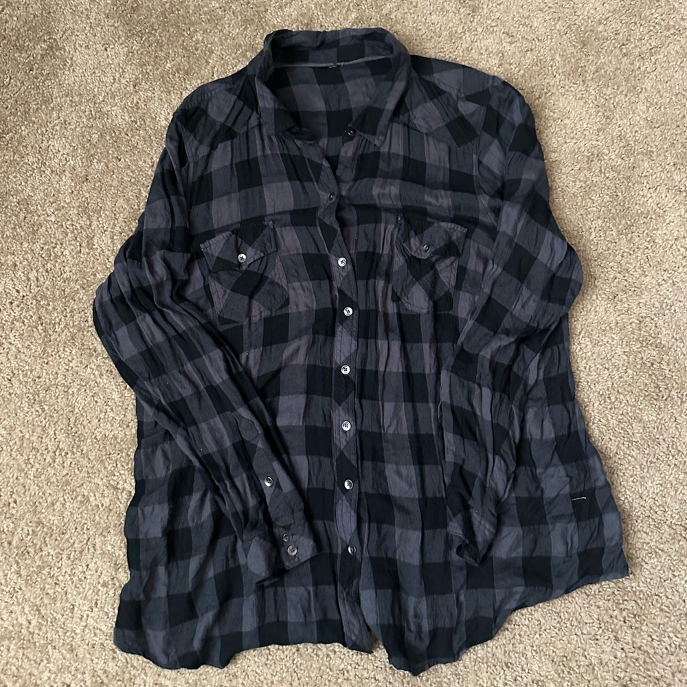 Light weight plaid button up